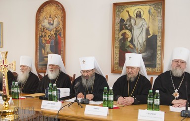 УПЦ доказала, что контролирует свои крымские епархии 