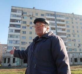 В Бородинском микрорайоне рушится жилой дом 