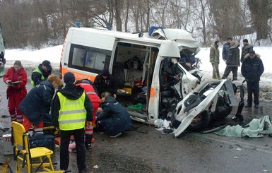 В Харькове скорая въехала в автобус – 2 погибших и 8 пострадавших