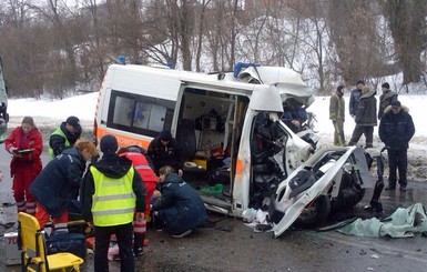 Количество жертв аварии скорой и маршрутки в Харькове выросло до четырех 