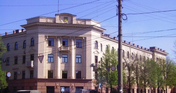 СМИ: в Запорожье здание СБУ обыскивает военная прокуратура 