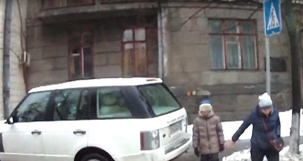 Коп, задержавшая скандальную блондинку: 