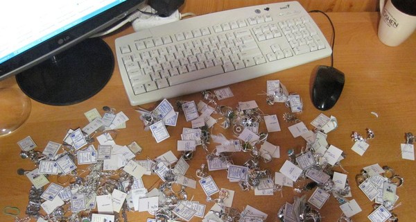 Под Харьковом пограничники не пустили в РФ сумку с серебром