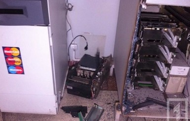 В Кривом Роге грабители взломали банкомат за считанные секунды