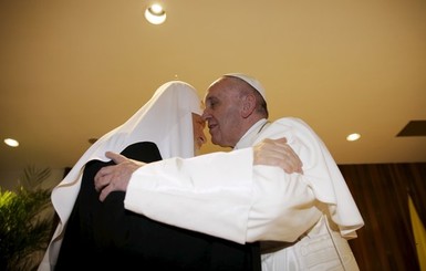 Папа Римский впервые в истории встретился c патриархом Кириллом