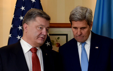 Порошенко и Керри договорились сохранить санкции против России