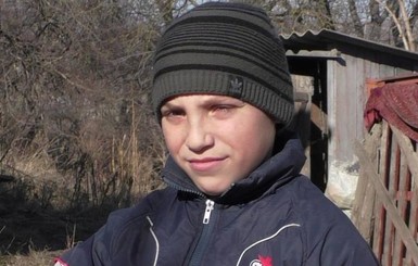 На Буковине 14-летний переселенец вынес из горящего дома братьев и сестру