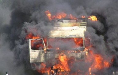 На трассе Киев-Чоп сгорела фура РФ, прорвавшаяся через блокпост на Закарпатье