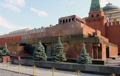 В Москве белорусский пенсионер облил краской мавзолей Ленина 