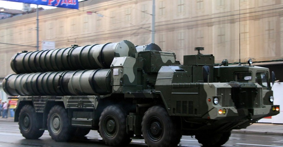 Россия начнет поставлять зенитно-ракетные комплексы С-300 Ирану