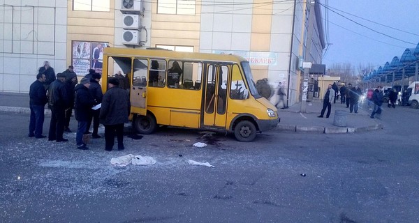 В Макеевке мужчина взорвал маршрутку, погибли двое