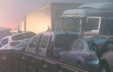 В Гане автобус врезался в грузовик, погибли 53 человека