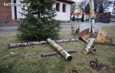 В Польше уничтожили крест в честь Небесной сотни 
