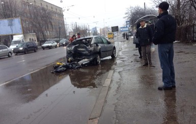 Во Львове столкнулось три автомобиля: шестилетний мальчик попал в больницу