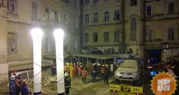 Очевидцы обвала дома в центре Киеве: 