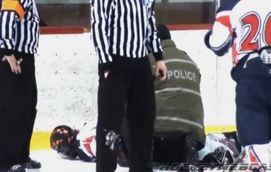 Канадского хоккеиста арестовали посреди матча за драку с арбитром