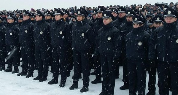 В Днепропетровске уволили пятерых патрульных за пьянство и незнание законов 