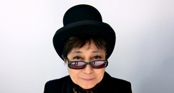 Йоко Оно госпитализирована с подозрением на пневмонию