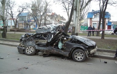 В аварии БМВ и Газели в Николаеве погибли четверо