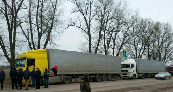 Активисты заявили о начале блокады российских фур в Сумской области