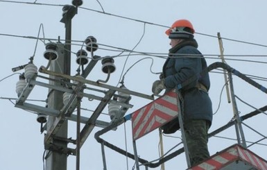 В  Крыму из-за аварий на линии электропередач без света осталось несколько городов