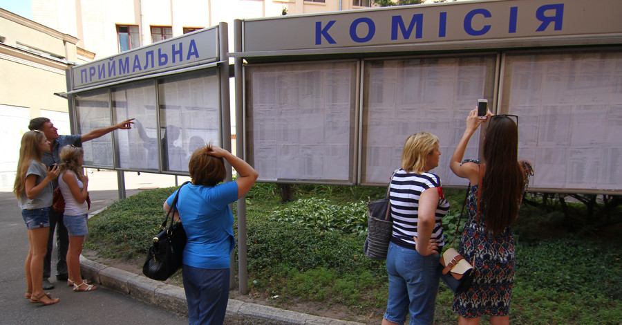 В харьковских вузах цены на контракты обещают не повышать