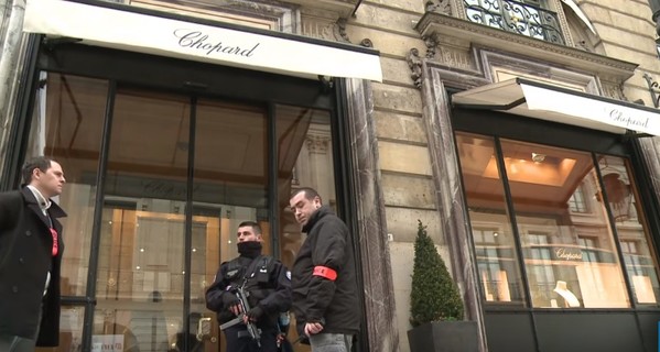В Париже ограбили ювелирный магазин Chopard