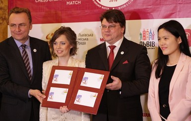 Чемпионат мира по шахматам стартовал: Музычук сыграет белыми фигурами