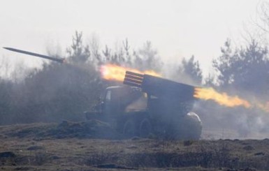 В зоне АТО украинские военные попали под массированный огонь 