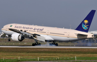В Саудовской Аравии командир пассажирского лайнера скончался во время полета