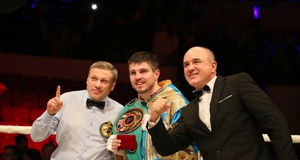 Боксер Евгений Хитров отстоял титул чемпиона Америки 
