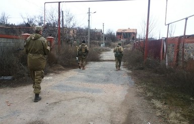 В Донбассе ранили трех украинских военных