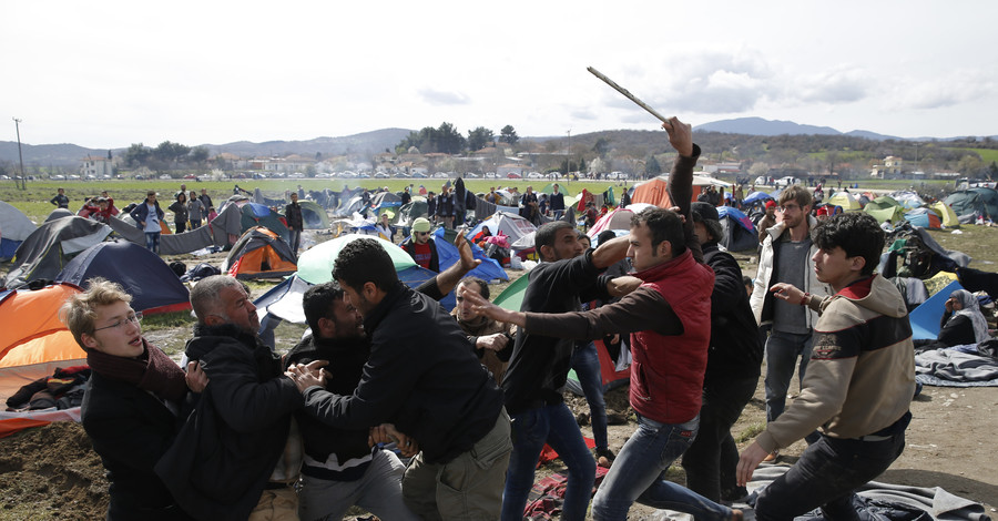 Всем не понравилось: почему европейские журналисты и сирийские беженцы не довольны саммитом ЕС-Турция
