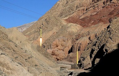 Иран провел второй запуск баллистических ракет