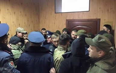 В Одессе устроили потасовку на суде по событиям 2 мая, есть пострадавшие