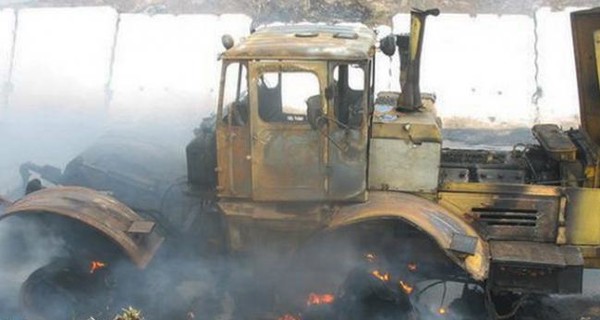 На окраине Мариуполя на мине подорвался трактор