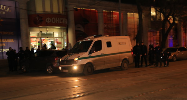 Раненый в Одессе инкассатор идет на поправку