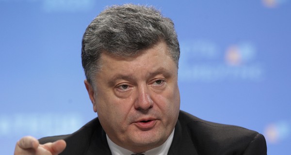 Порошенко не ожидает мирного развития ситуации в Донбассе 