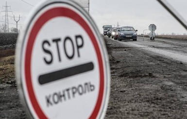 Сотни машин стоят в пунктах пропуска на западной Украине