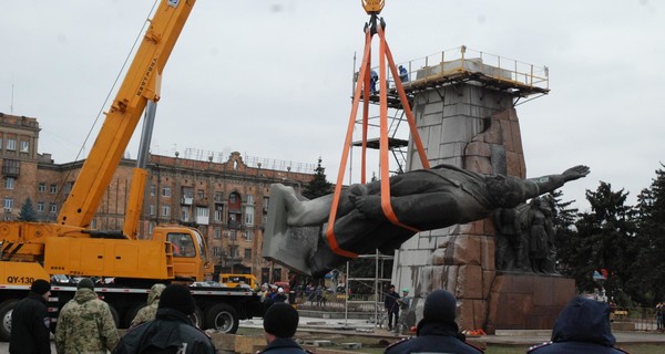В Запорожье перекроют плотину, чтобы перевезти Ленина