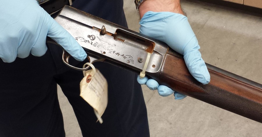 Полиция США показала ружье Курта Кобейна