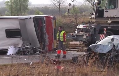 В Испании в аварию попал автобус со студентами, пострадали украинцы