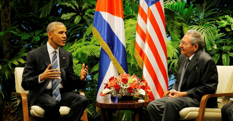 Барак Обама встретился с Раулем Кастро на Кубе
