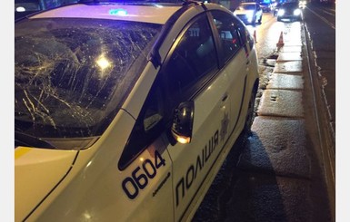 В Харькове полицейское авто сбило пешехода