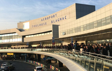 Пассажиров аэропорта Тулузы срочно эвакуировали