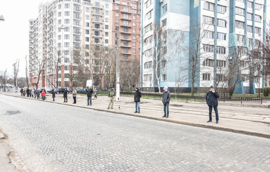 В Одессе организовали живую цепь в защиту Французского бульвара