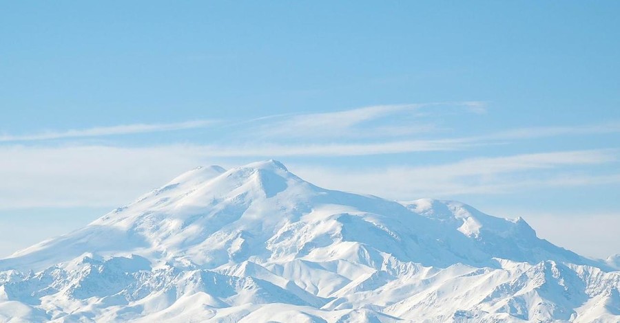 На горе Эльбрус сорвался украинский альпинист 