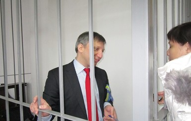 Андрей Слюсарчук в тюрьме играет в шахматы и диагностирует, как доктор Хаус