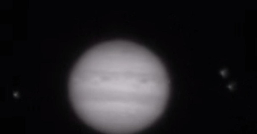 Австрийский астроном снял столкновение астероида с Юпитером