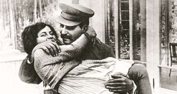 Мужчины мстили дочери Сталина за ее отца